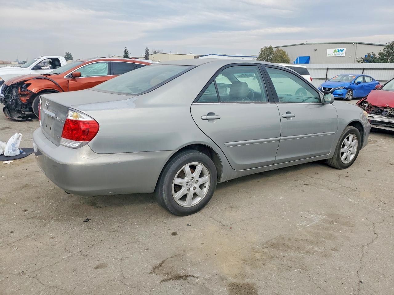 2005 TOYOTA CAMRY
