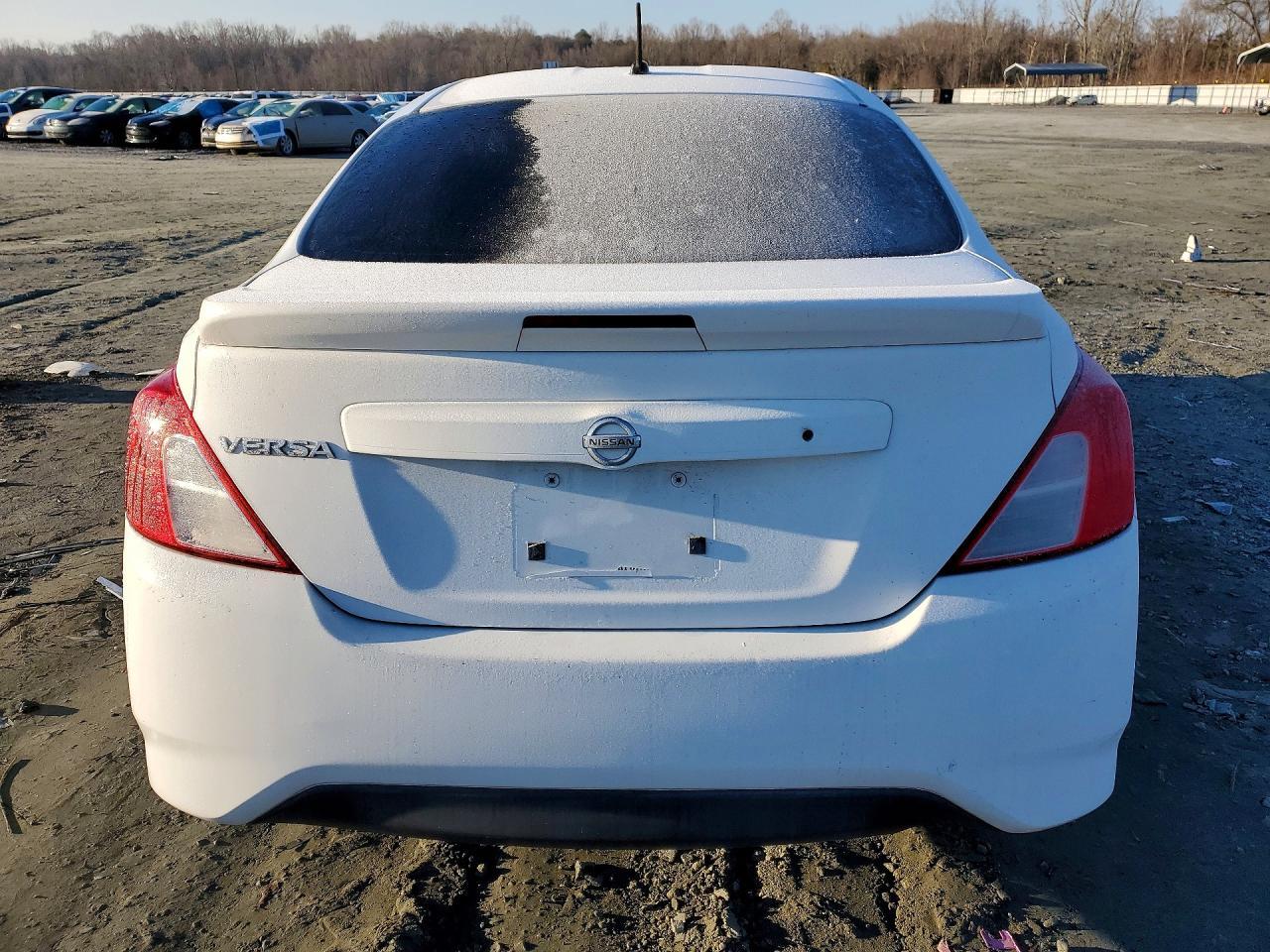 2017 NISSAN VERSA