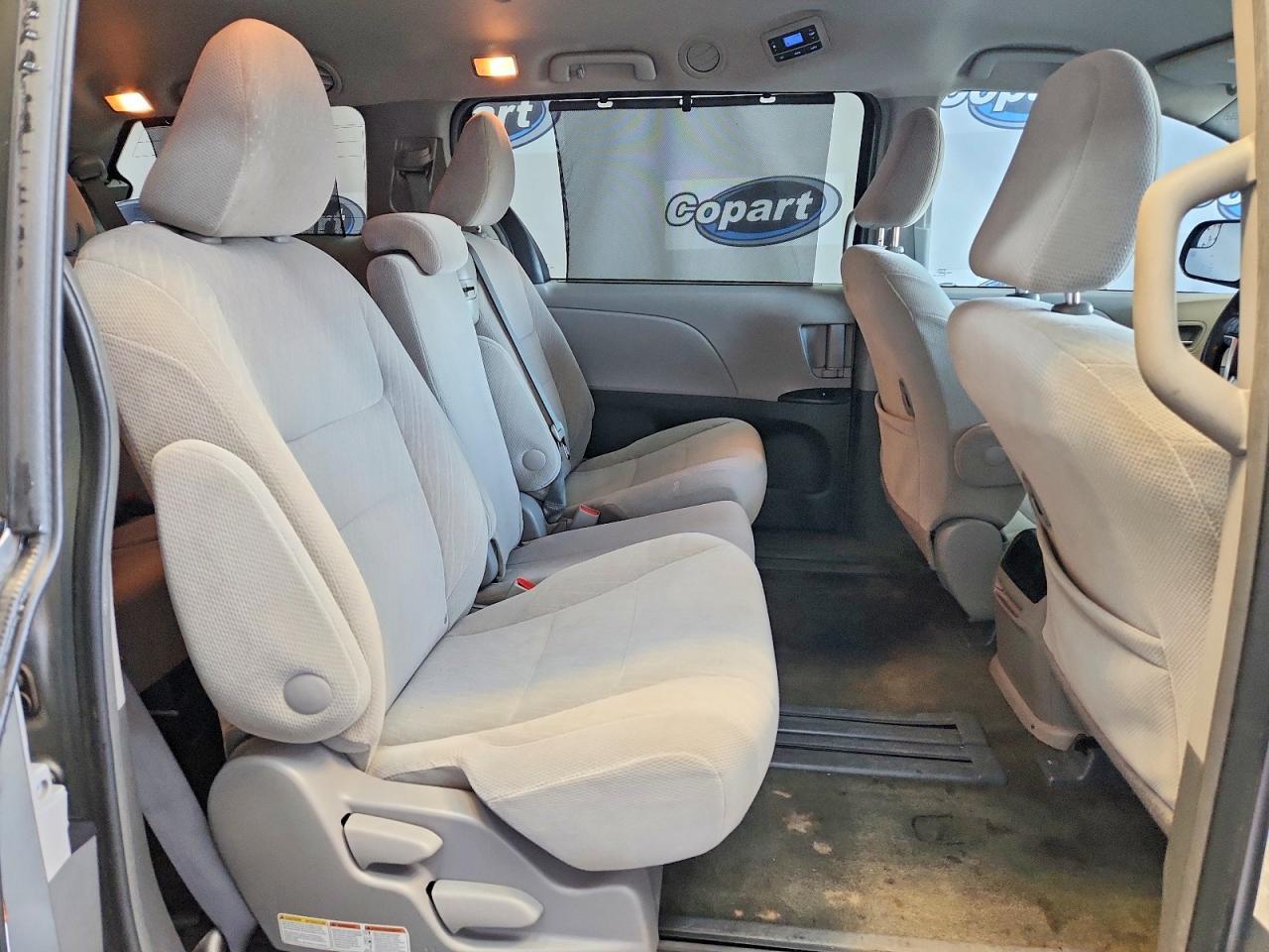 2017 TOYOTA SIENNA