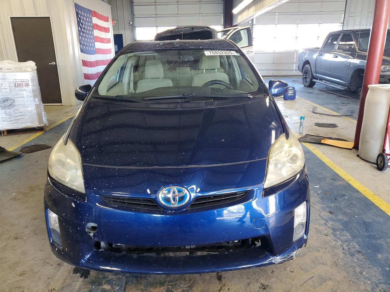 2011 TOYOTA PRIUS