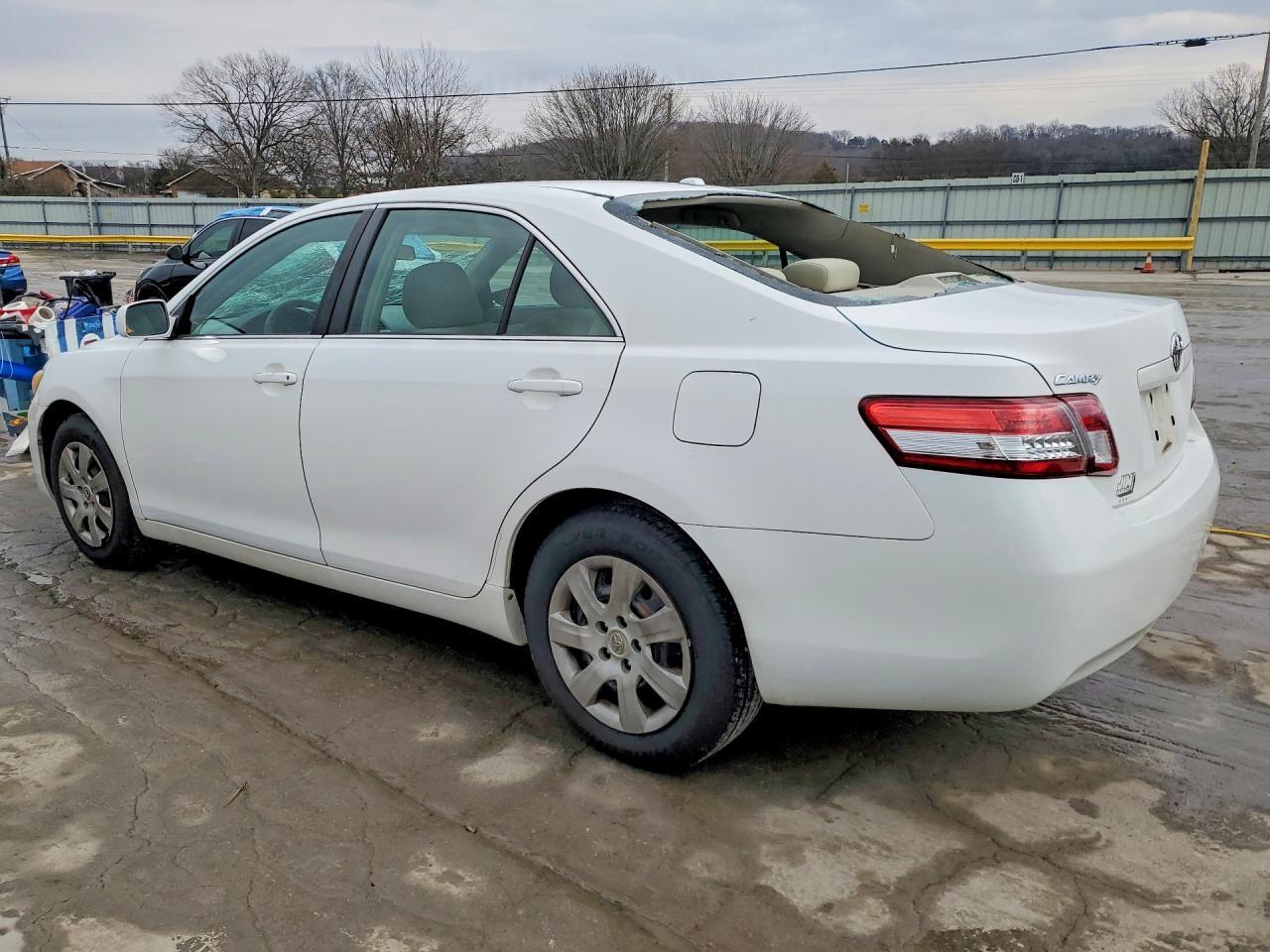 2011 TOYOTA CAMRY