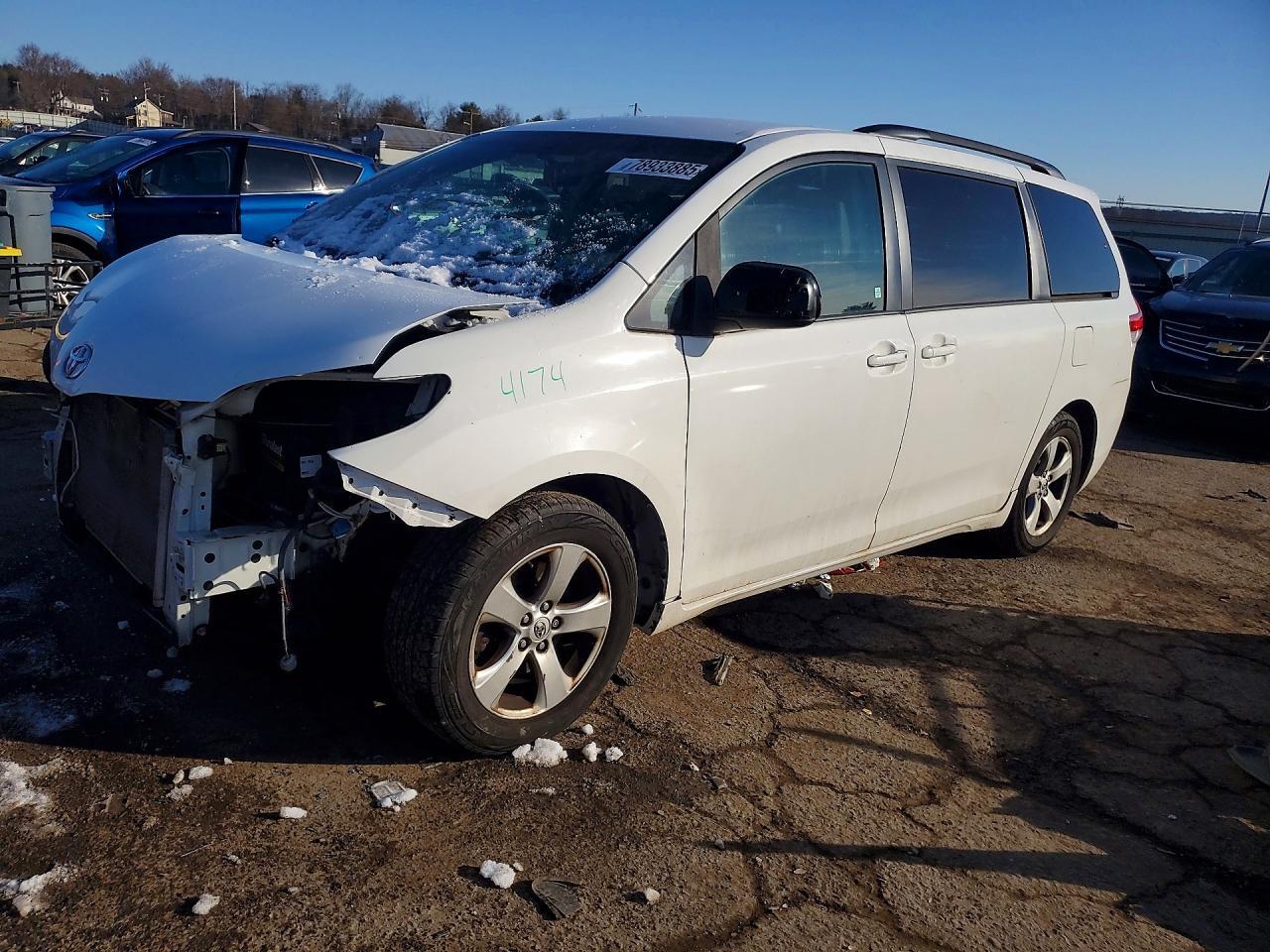 2013 TOYOTA SIENNA