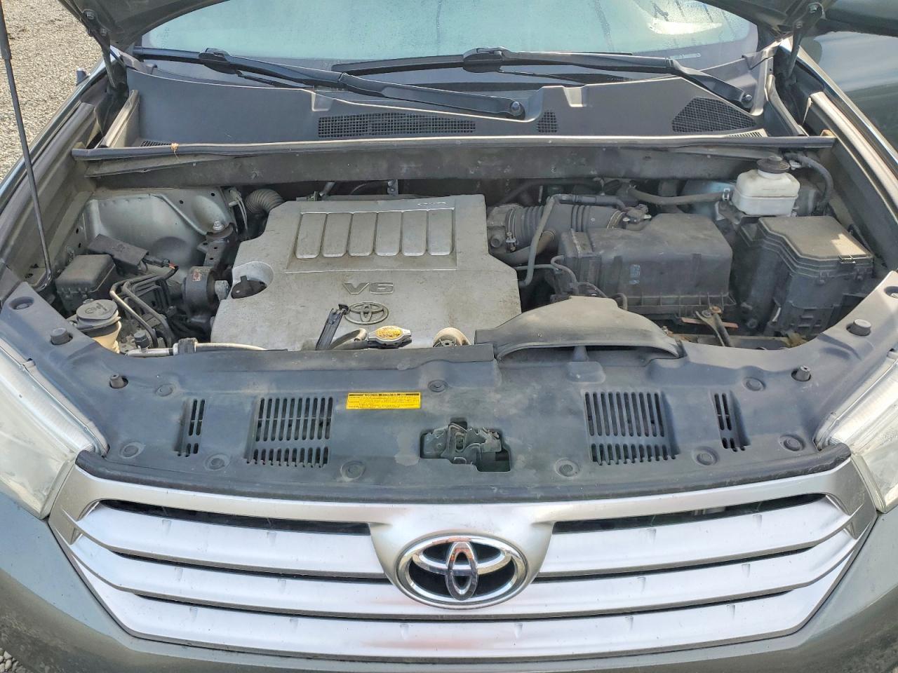 2012 TOYOTA HIGHLANDER
