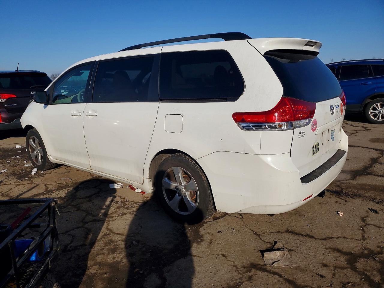 2013 TOYOTA SIENNA