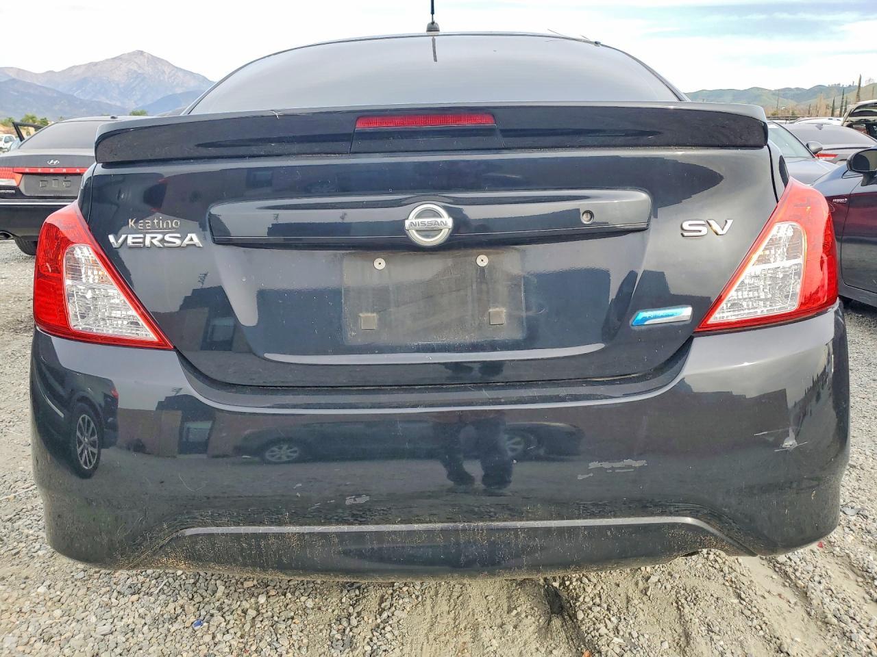 2015 NISSAN VERSA