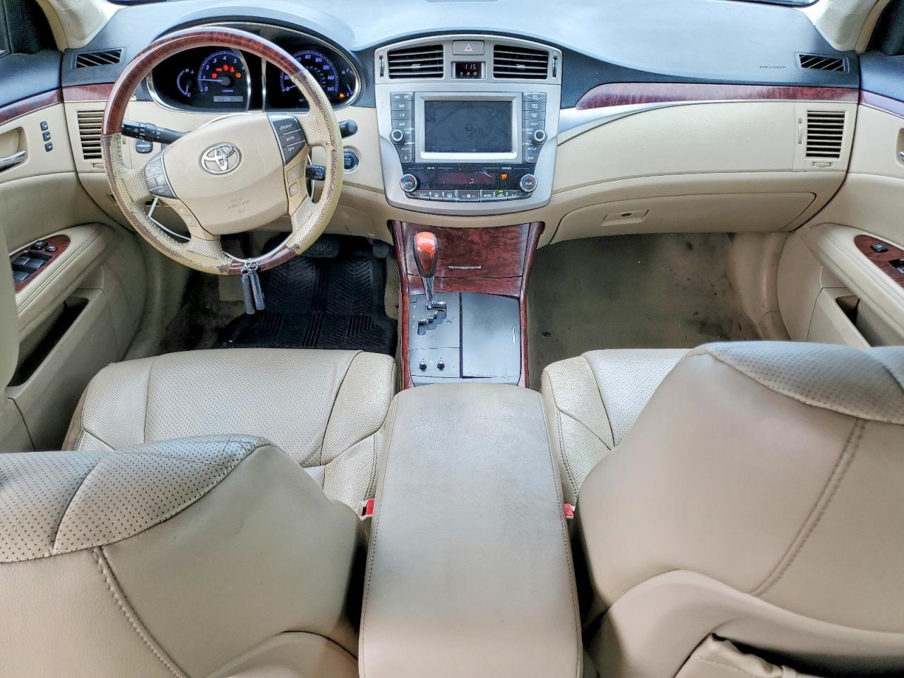 2011 TOYOTA Avalon