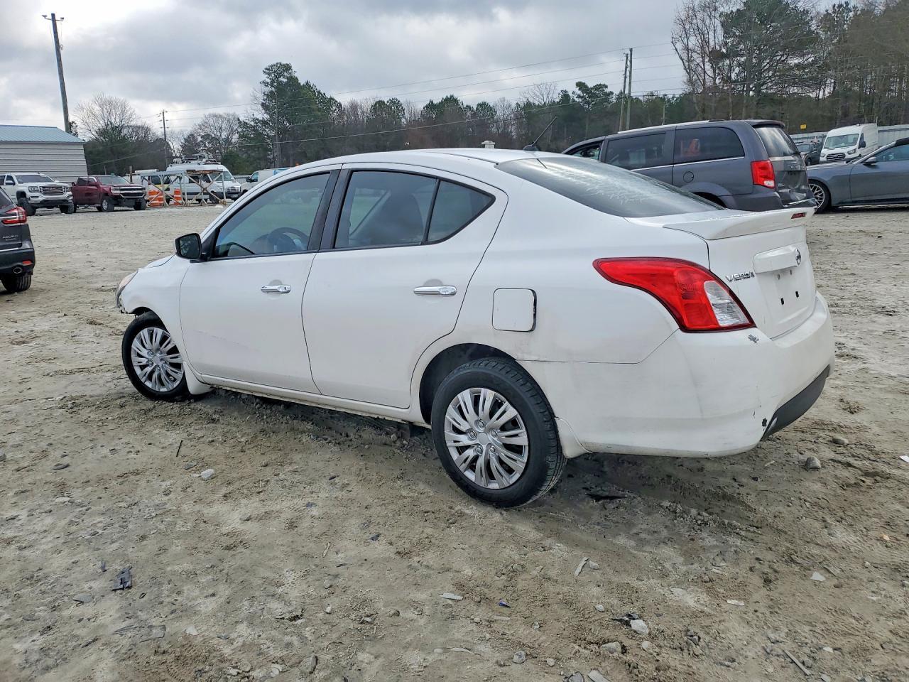 2017 NISSAN VERSA