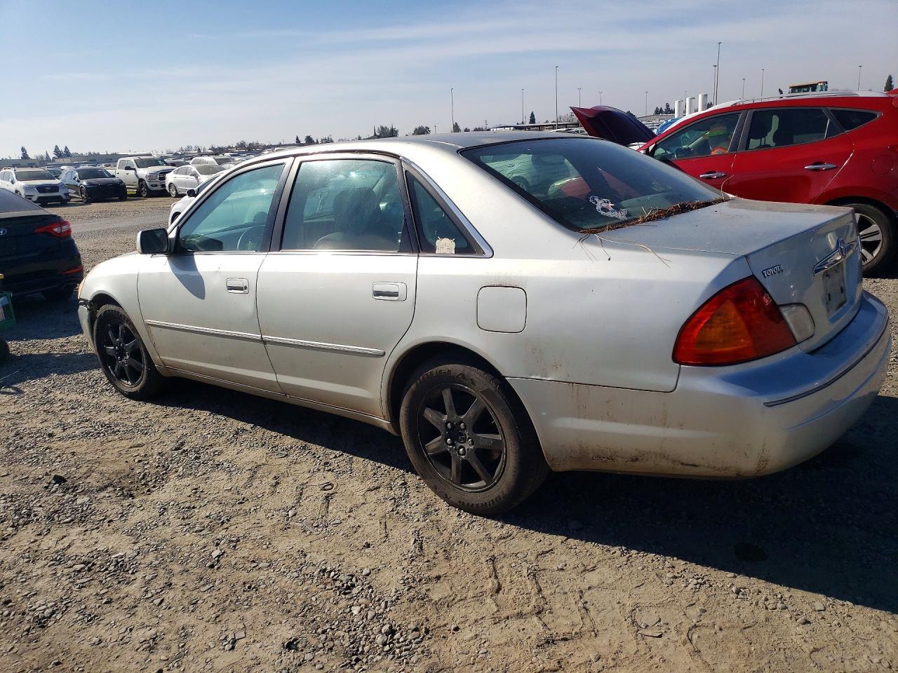 2002 TOYOTA Avalon