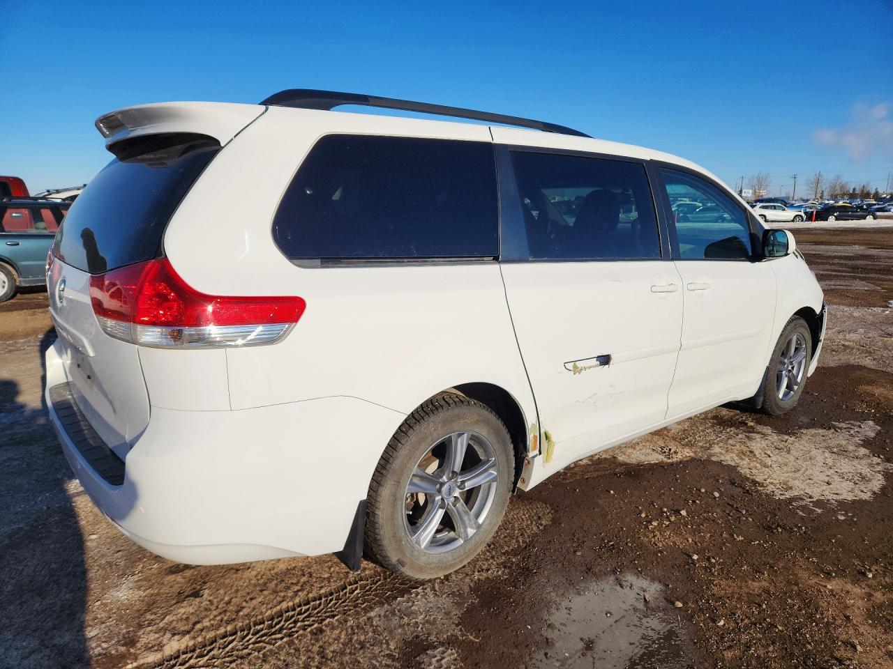 2014 TOYOTA SIENNA