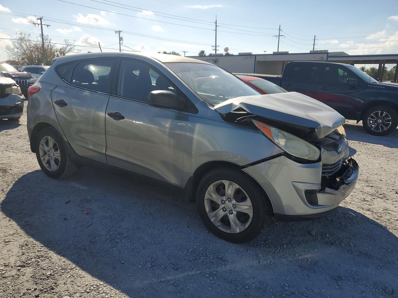 2010 HYUNDAI TUCSON