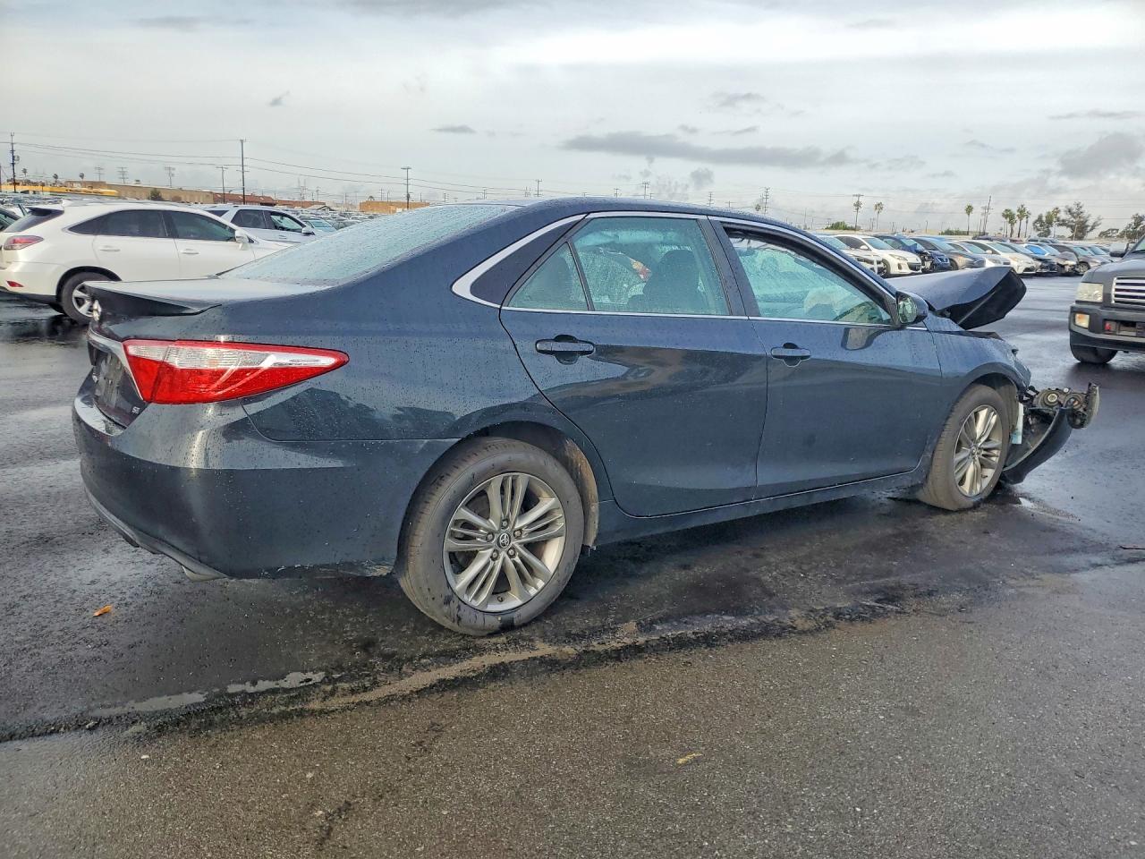 2016 TOYOTA CAMRY