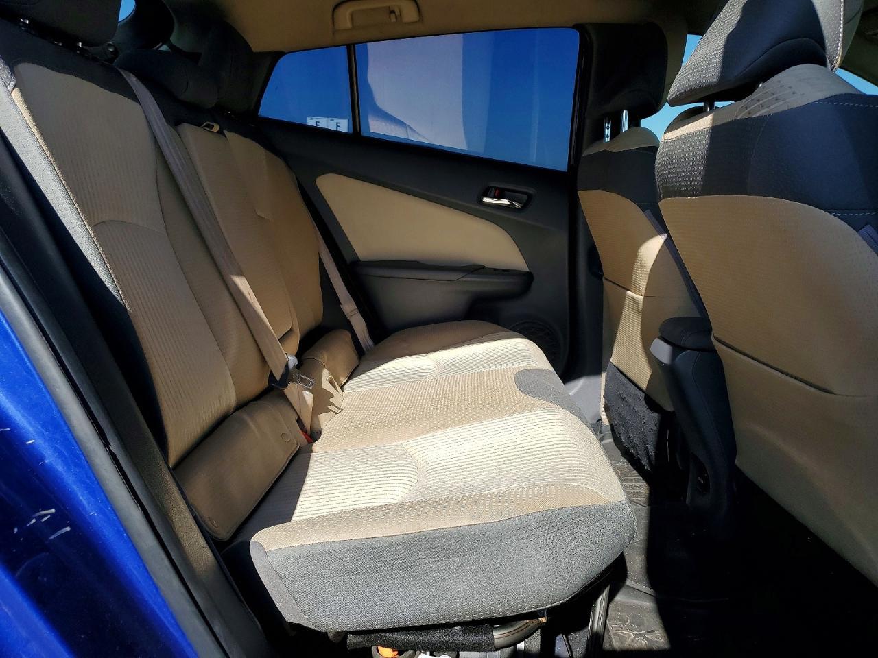 2016 TOYOTA PRIUS