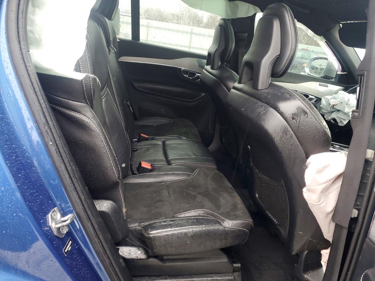 2016 VOLVO XC90