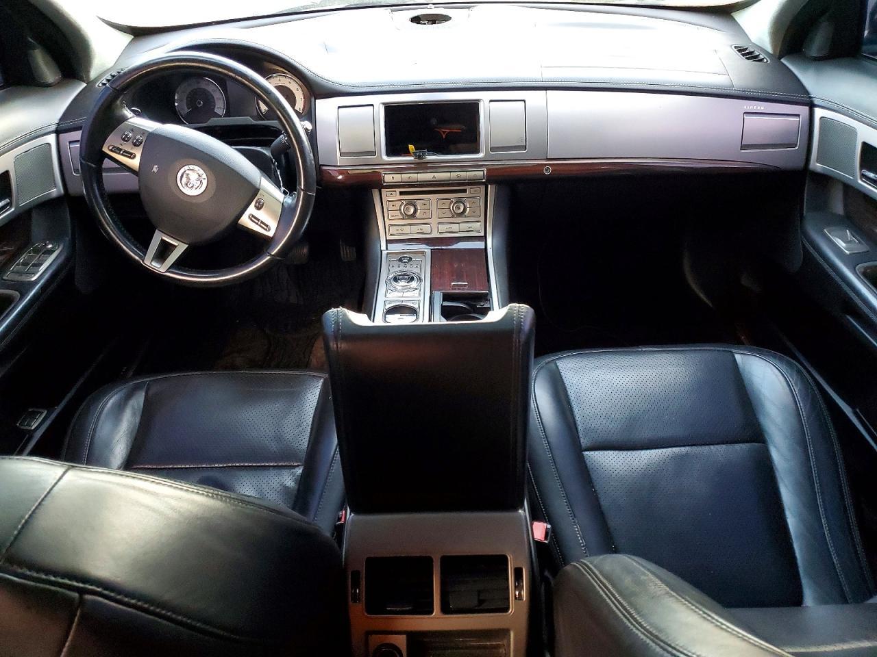 2011 JAGUAR XF