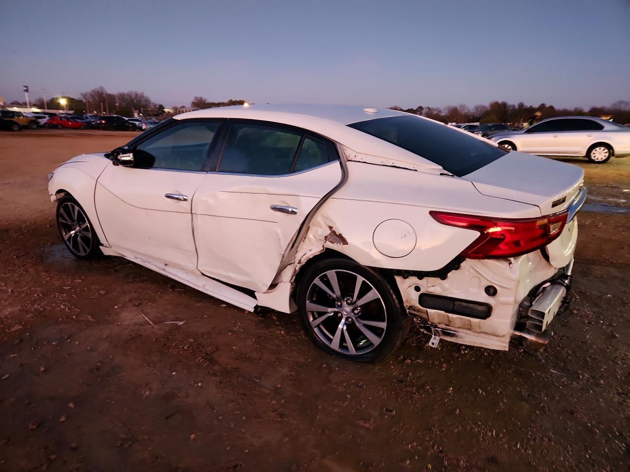 2017 NISSAN Maxima