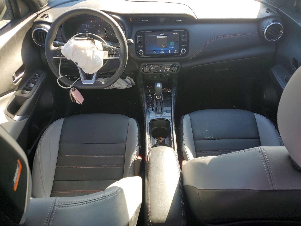 2023 NISSAN KICKS