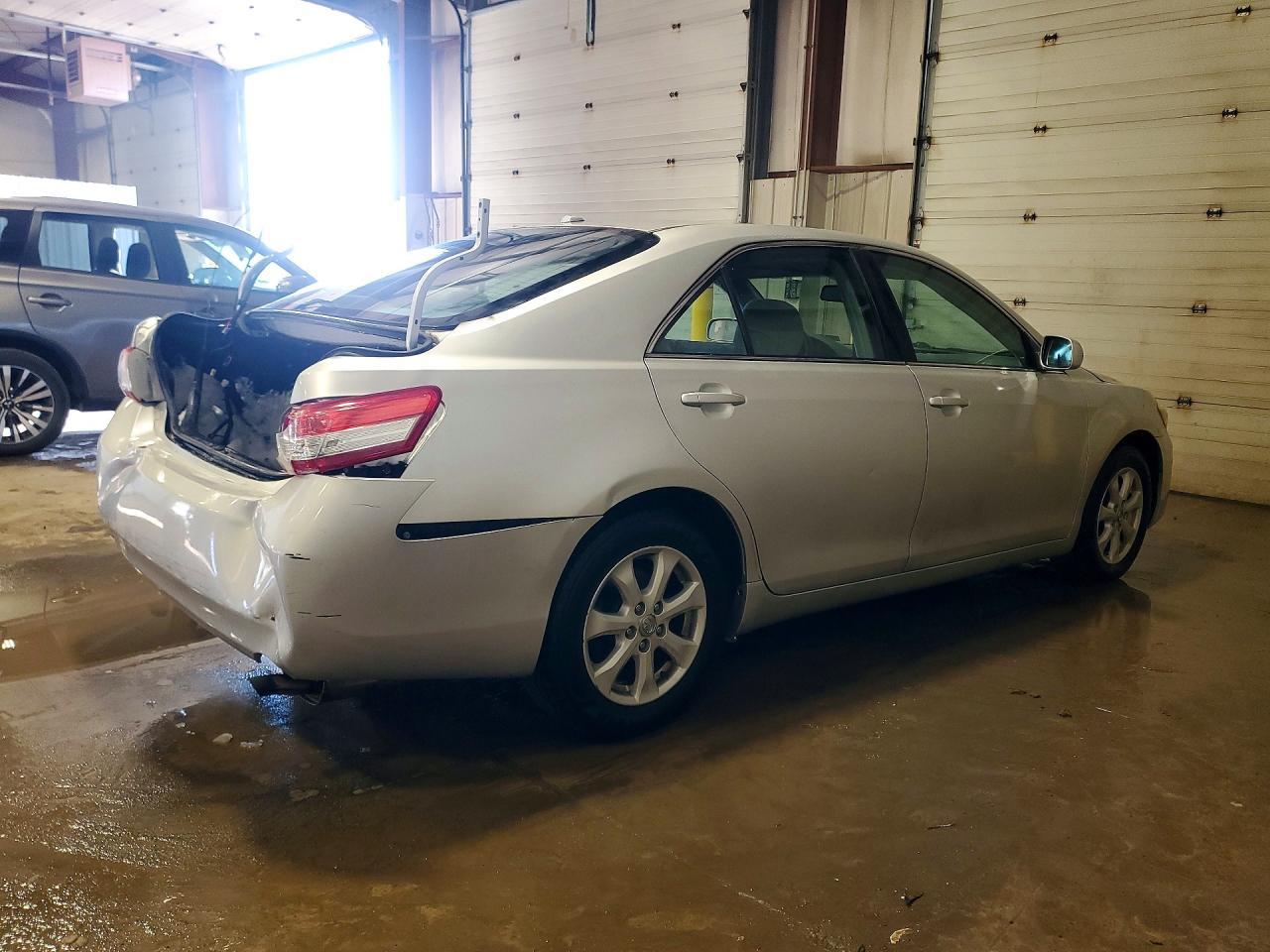 2011 TOYOTA CAMRY