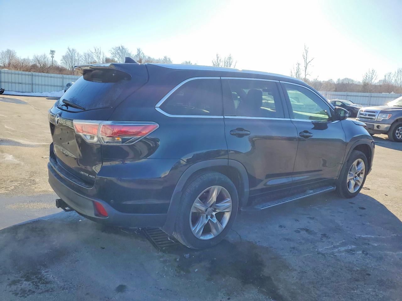 2015 TOYOTA HIGHLANDER