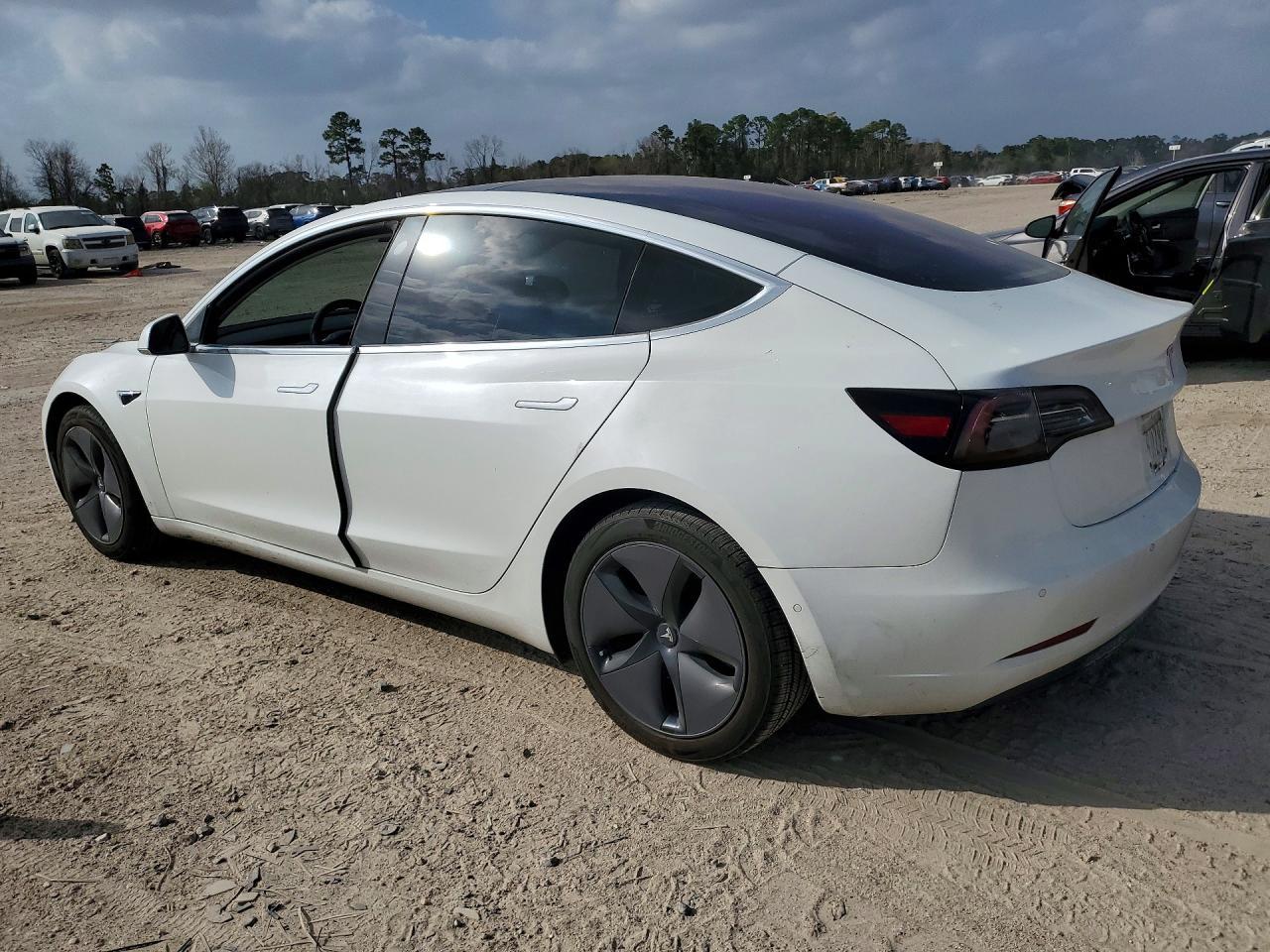 2018 TESLA MODEL 3