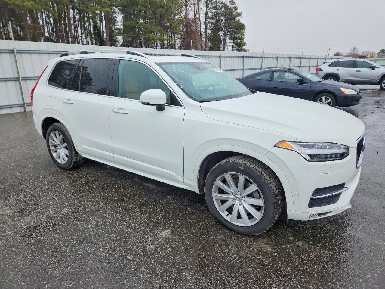 2019 VOLVO XC90