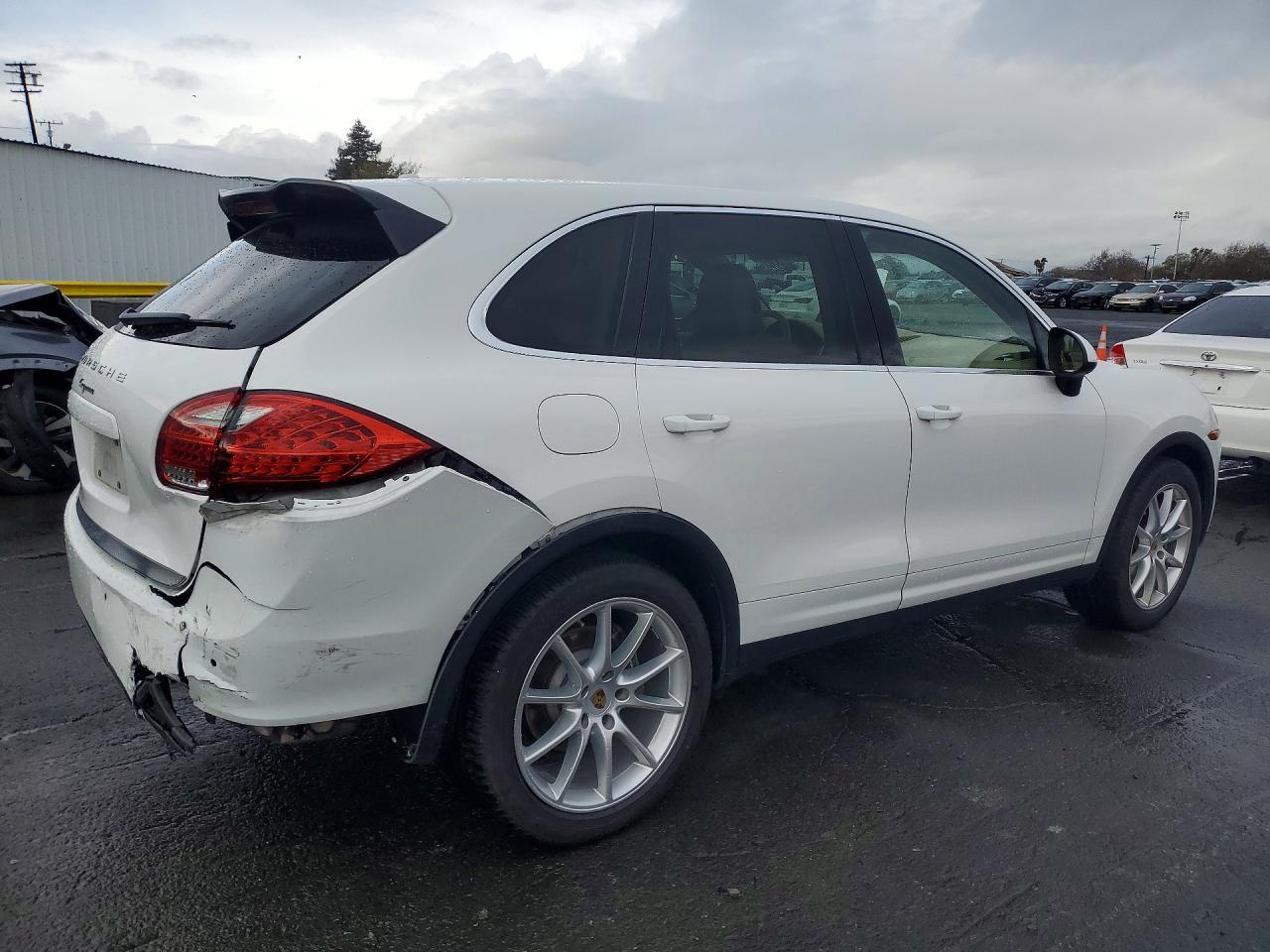 2012 PORSCHE CAYENNE