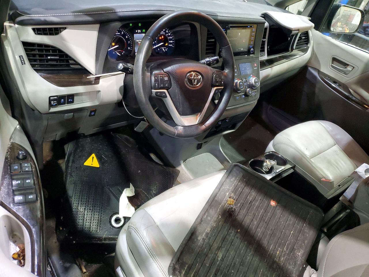 2019 TOYOTA SIENNA