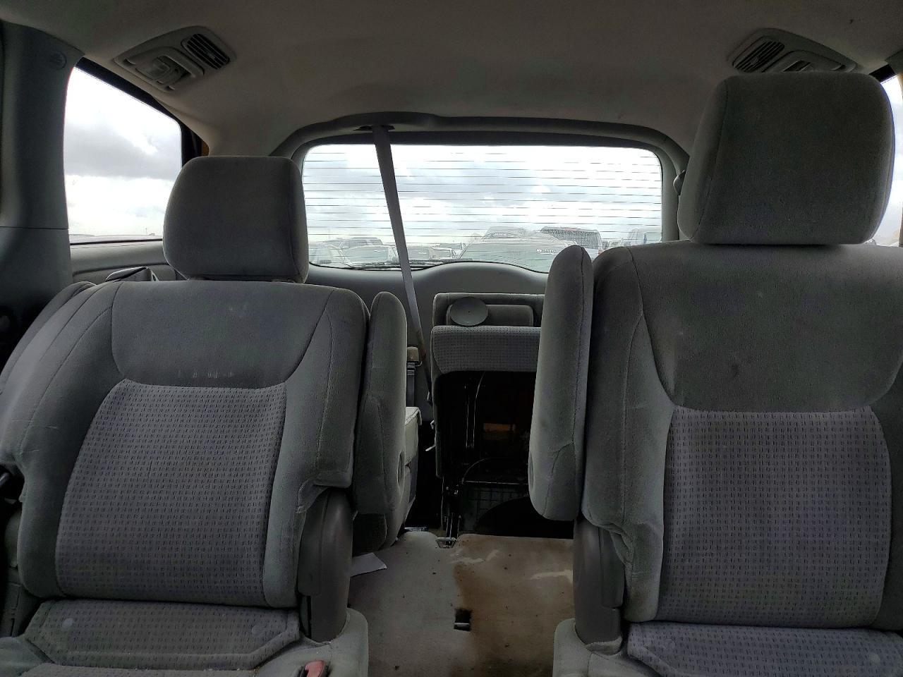 2009 TOYOTA SIENNA