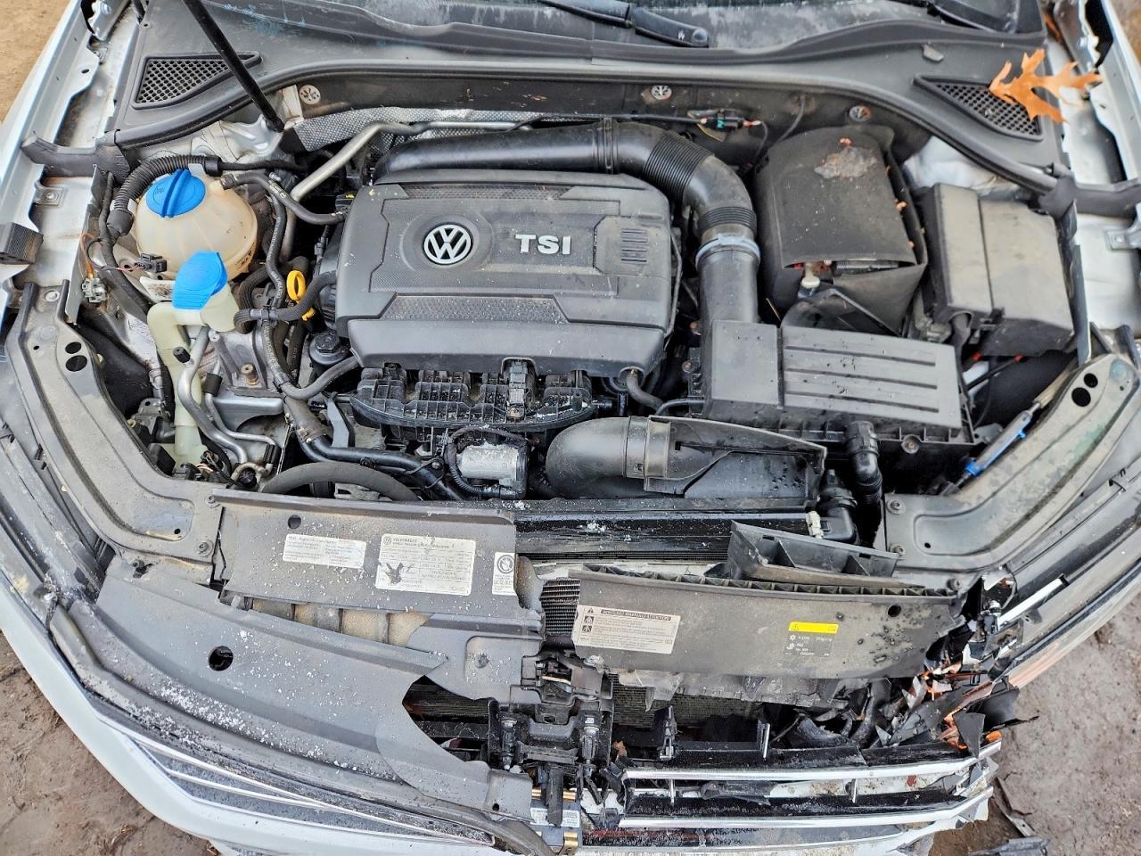 2016 VOLKSWAGEN Passat