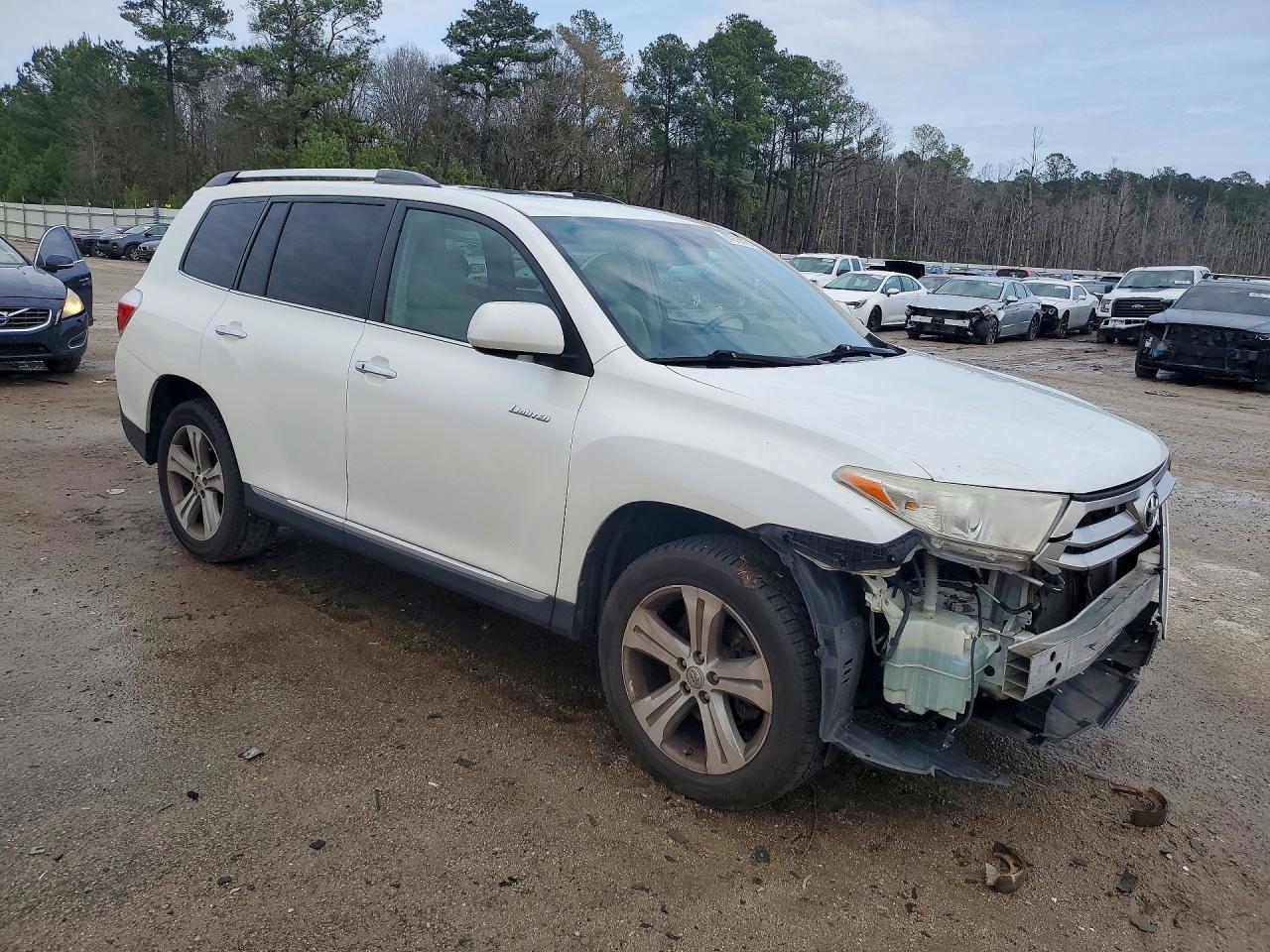 2011 TOYOTA HIGHLANDER