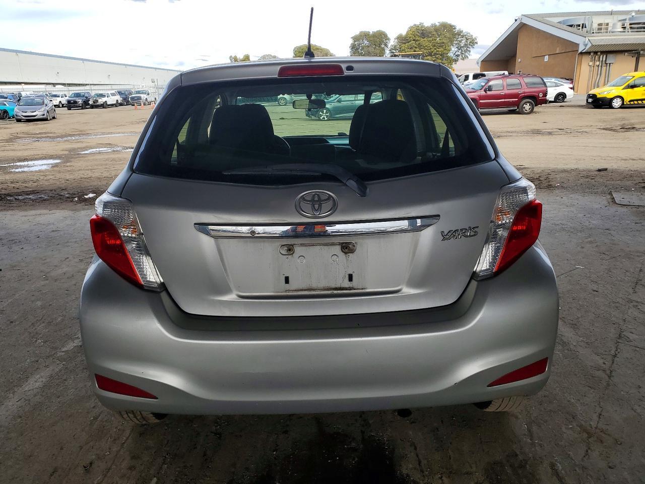 2012 TOYOTA YARIS