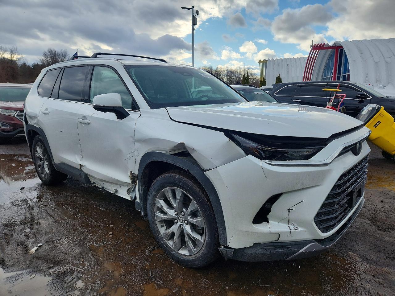 2024 TOYOTA HIGHLANDER
