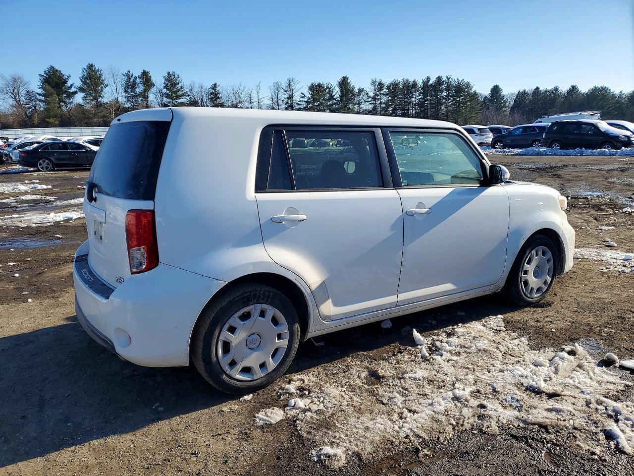 2013 TOYOTA SCION