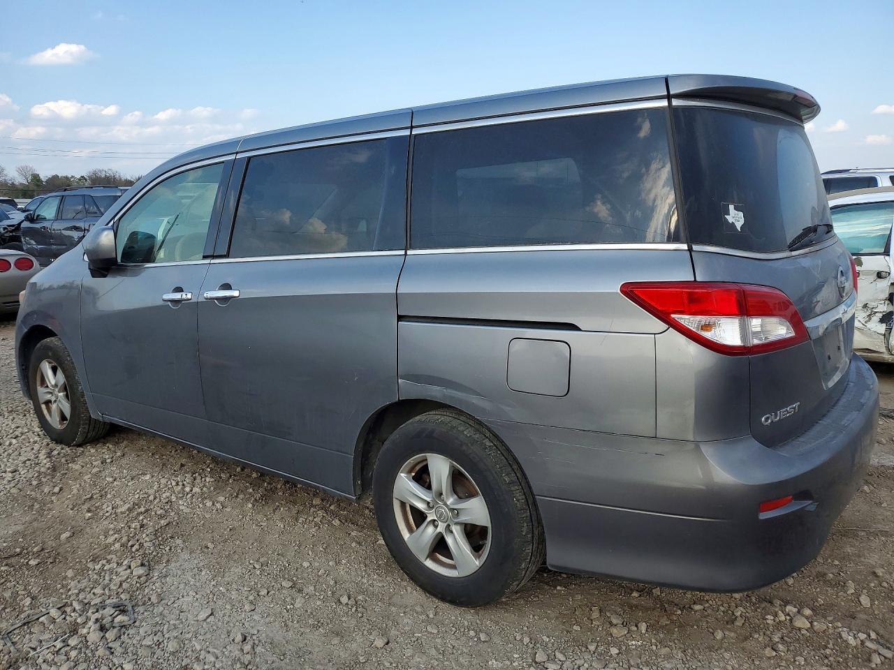 2015 NISSAN Quest