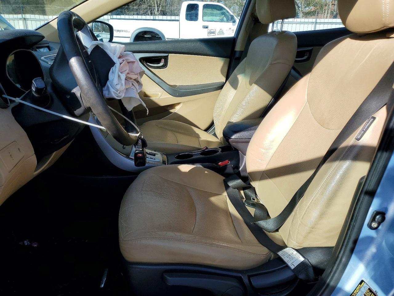 2011 HYUNDAI ELANTRA