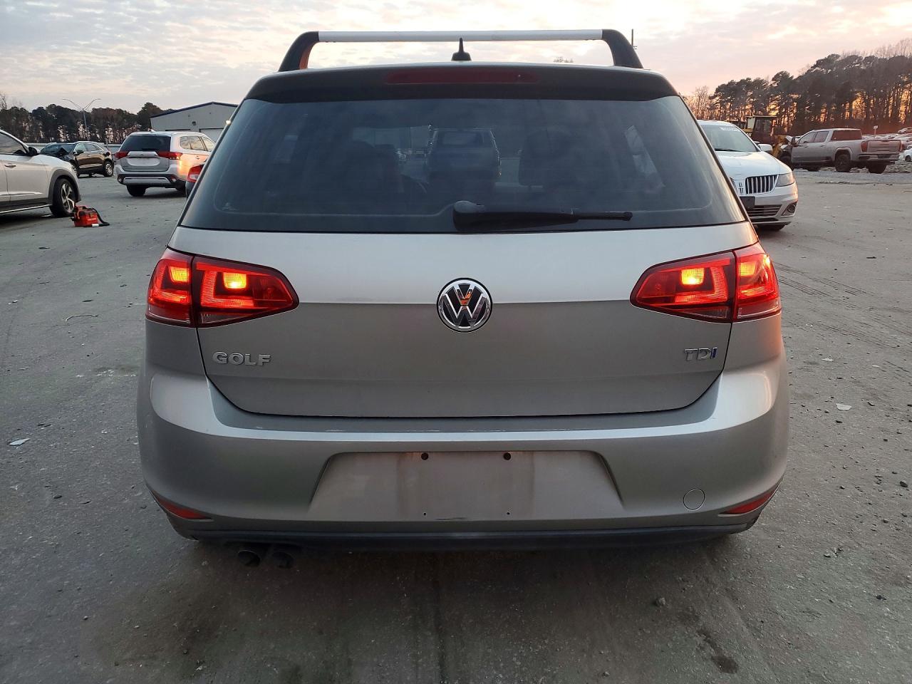 2015 VOLKSWAGEN GOLF