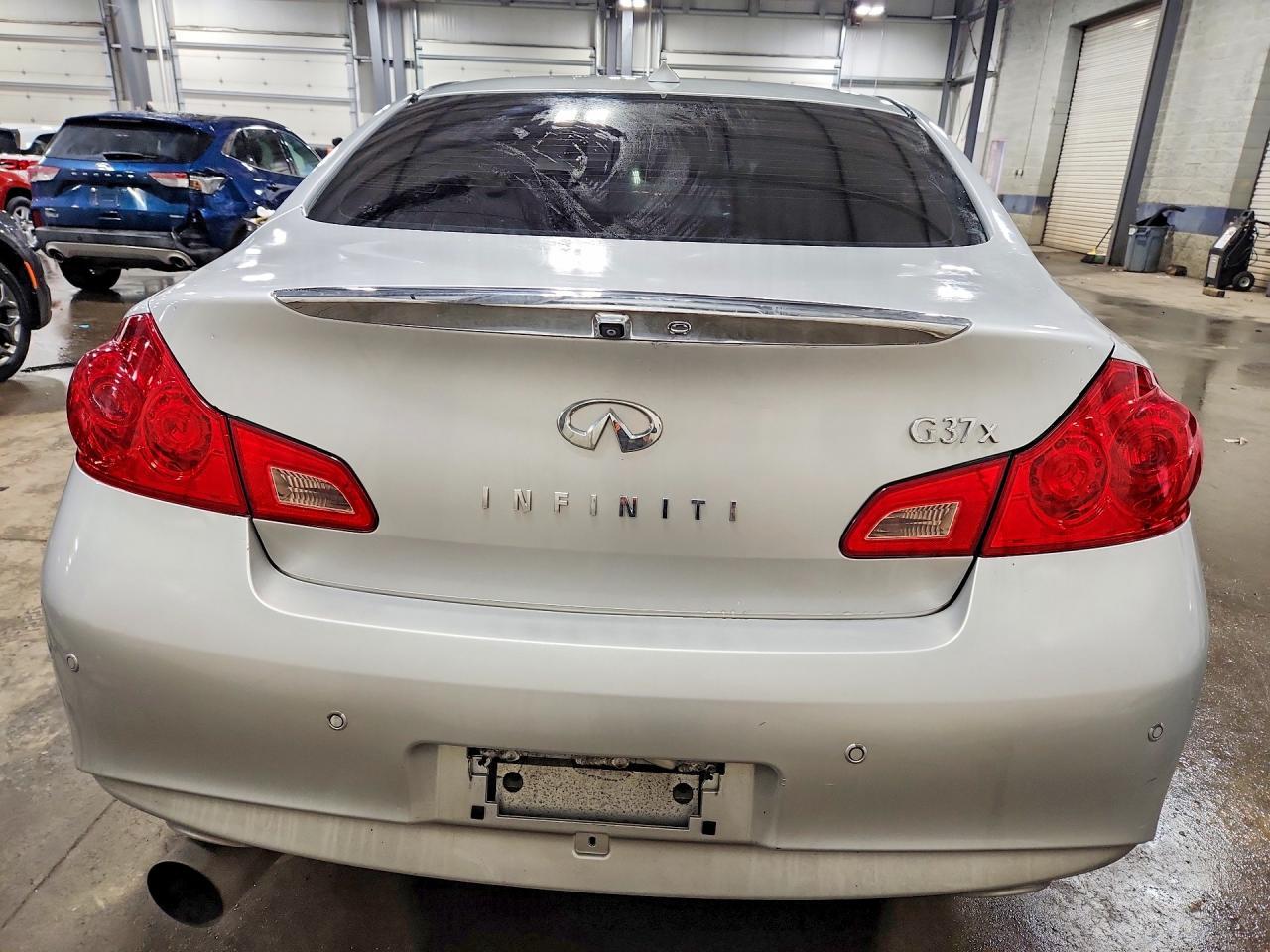 2011 INFINITI G37