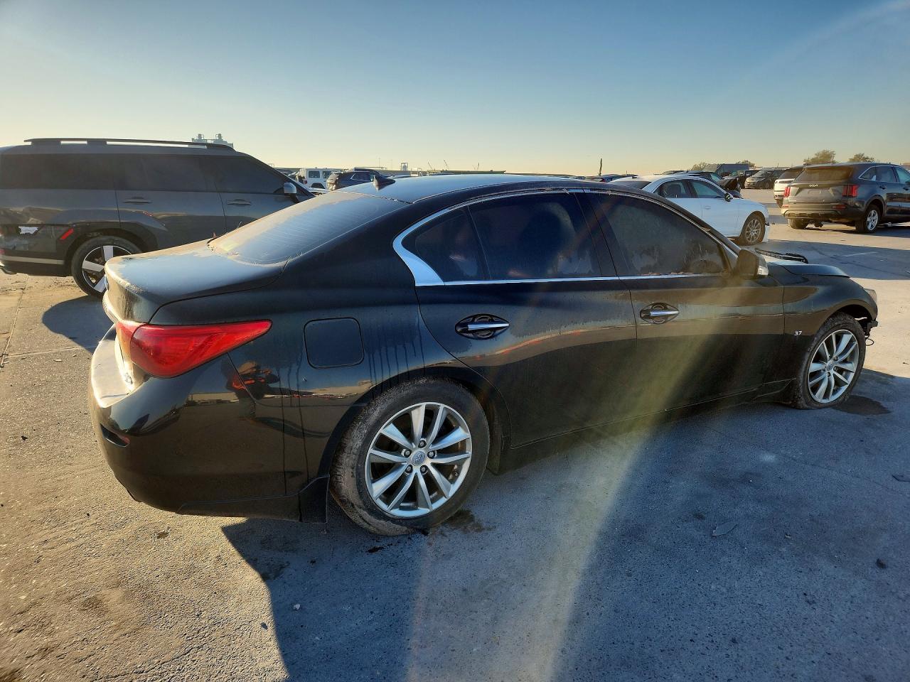 2015 INFINITI Q50