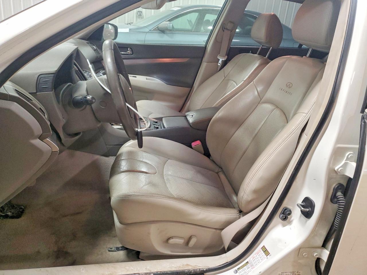 2011 INFINITI G25