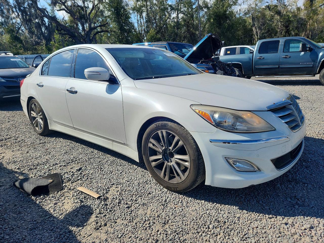 2013 HYUNDAI GENESIS