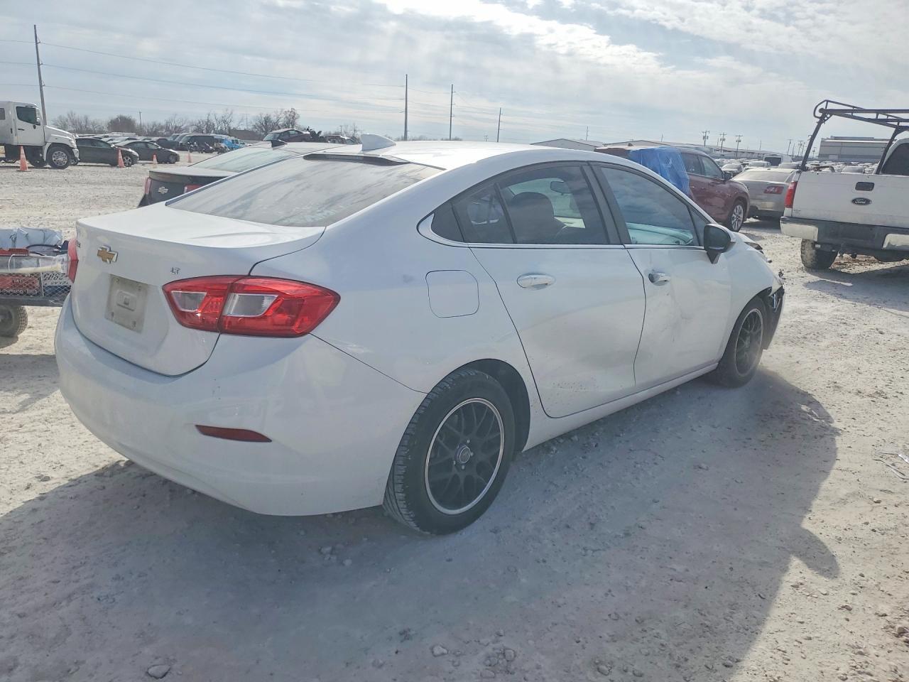 2017 CHEVROLET CRUZE