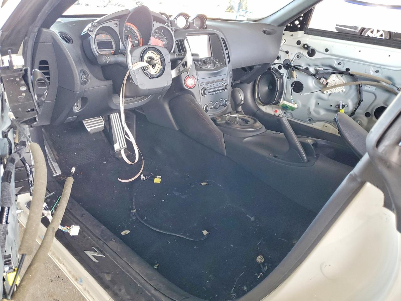 2015 NISSAN 370Z