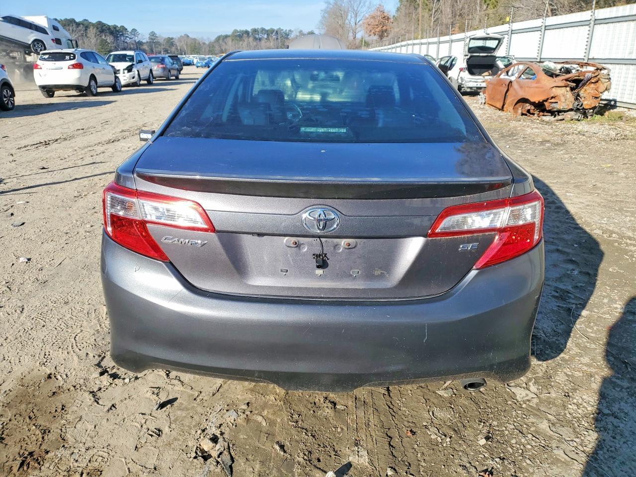 2014 TOYOTA CAMRY