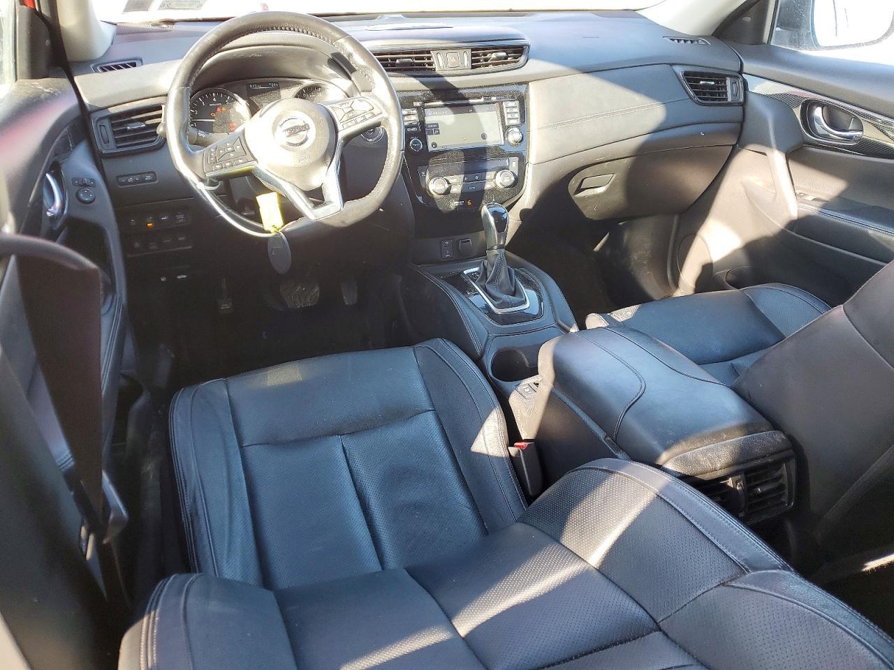 2017 NISSAN ROGUE