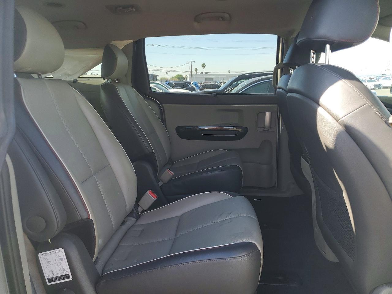 2017 KIA SEDONA