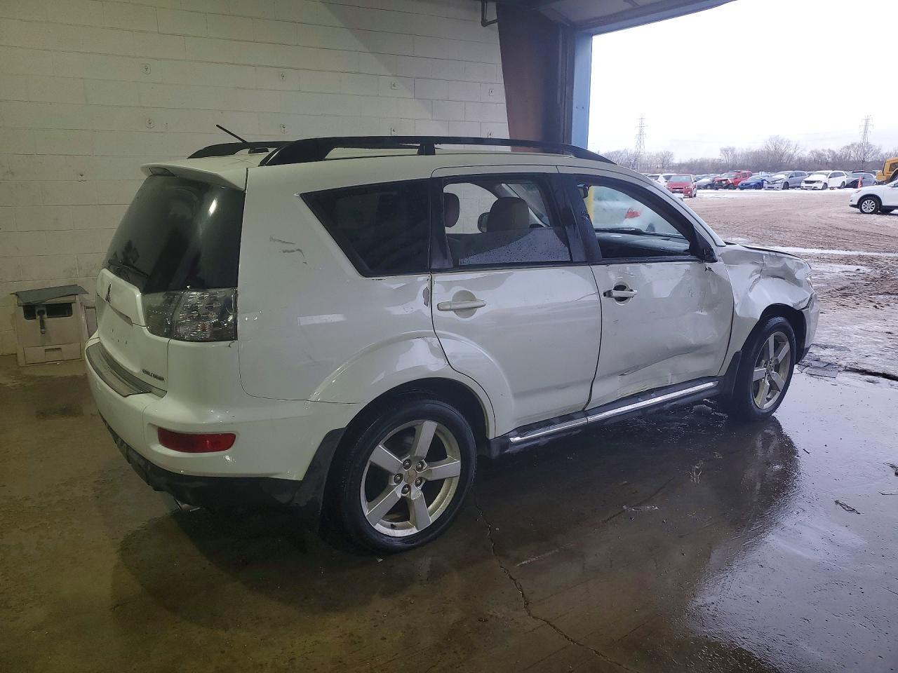 2013 MITSUBISHI outlander