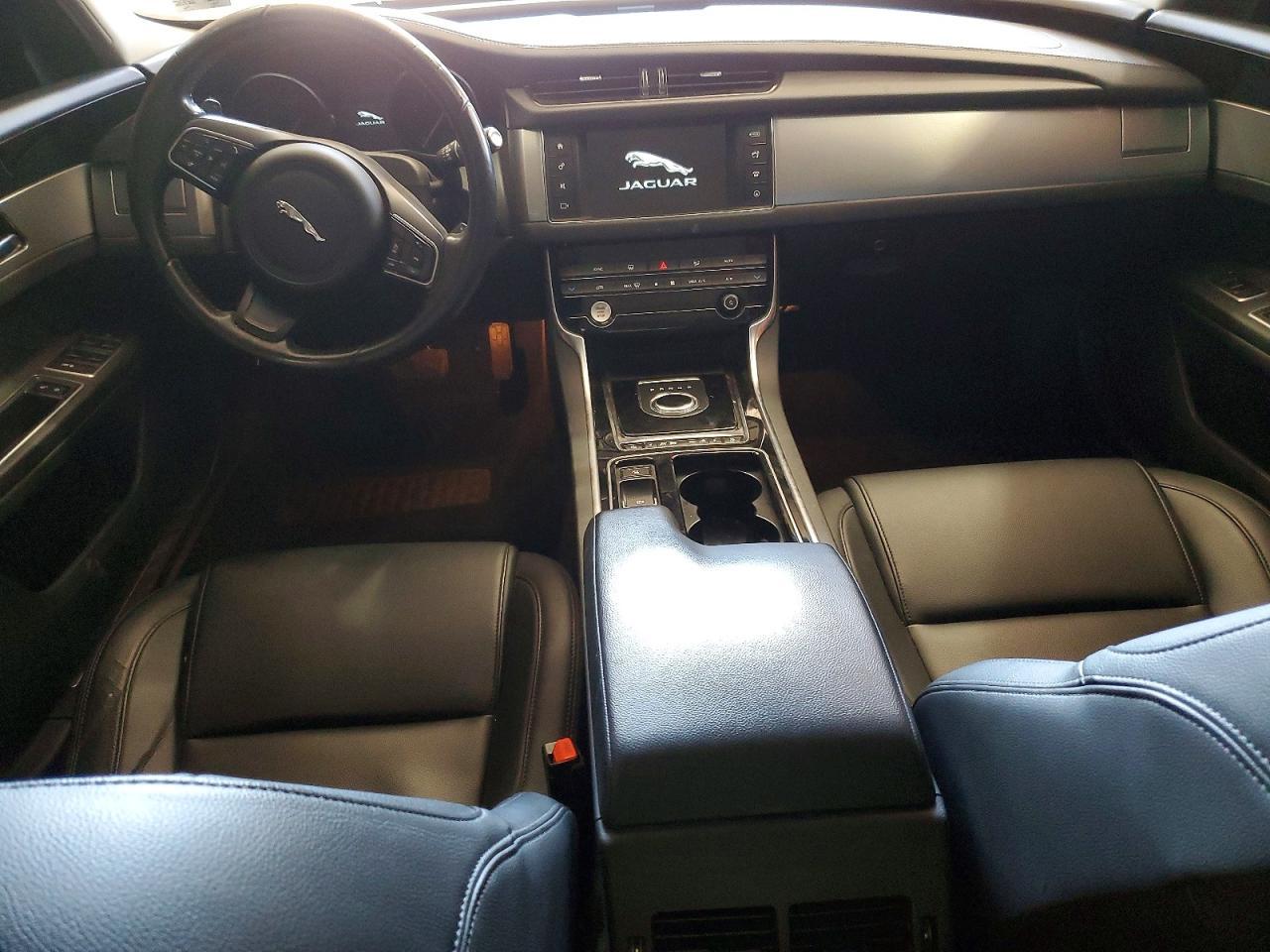 2018 JAGUAR XF