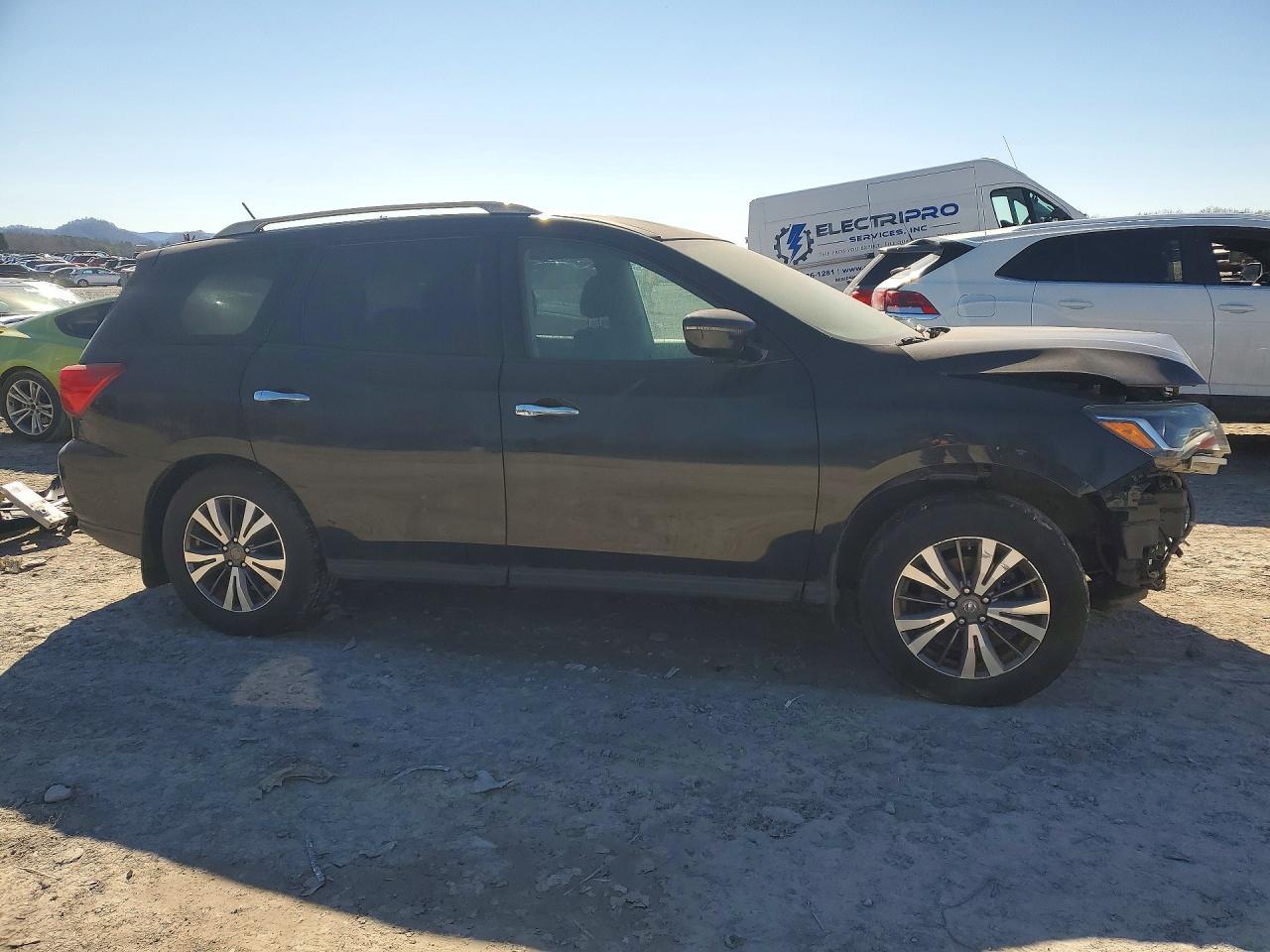 2017 NISSAN PATHFINDER