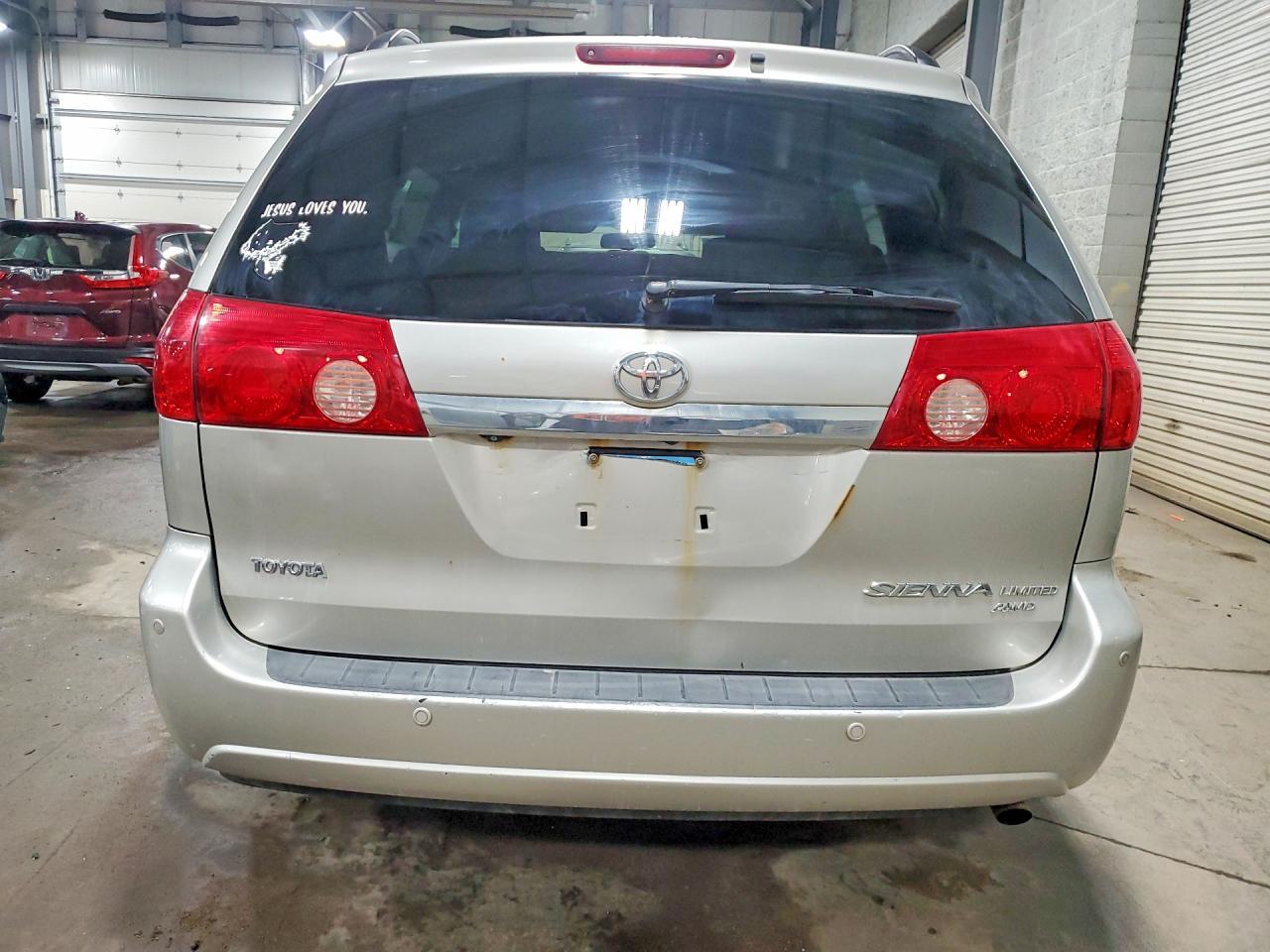 2008 TOYOTA SIENNA