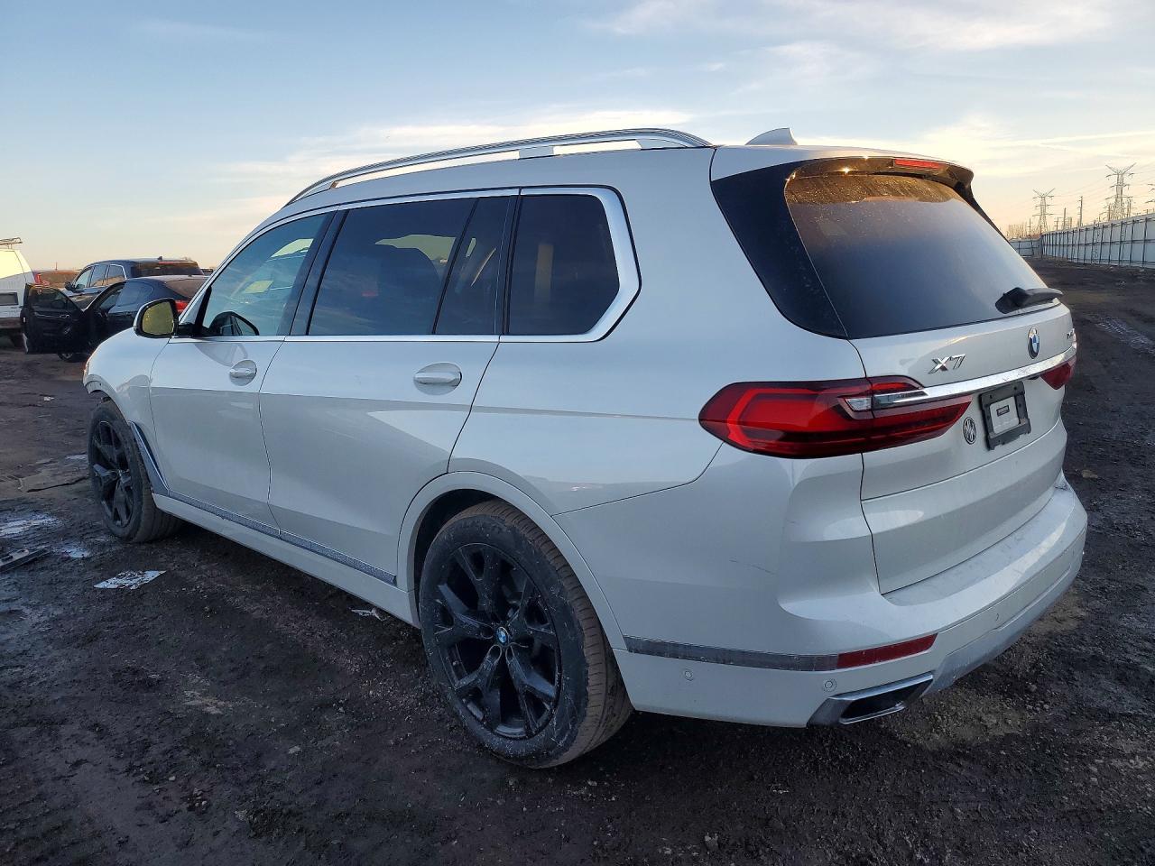 2022 BMW X7