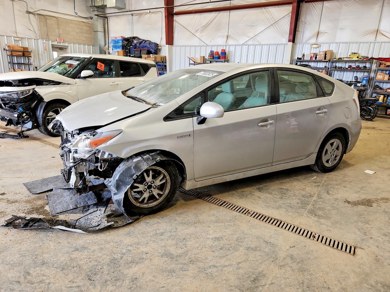 2011 TOYOTA PRIUS